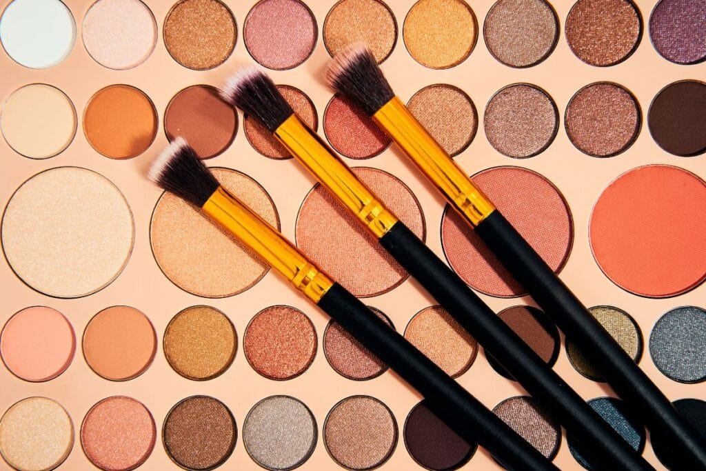 A palette of glittery eyeshadow for your beautiful, sparkling eyes